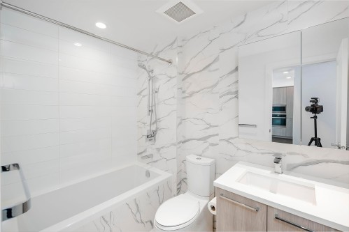 1103-3200 Corvette Way, Richmond, BC 