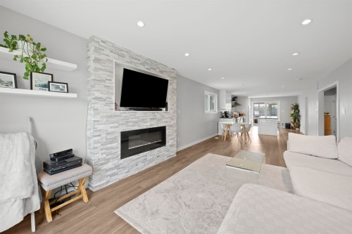 3160 6Th Avenue E, Vancouver, BC 