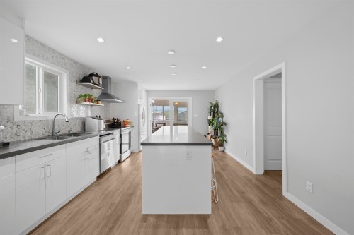 3160 6Th Avenue E, Vancouver, BC 