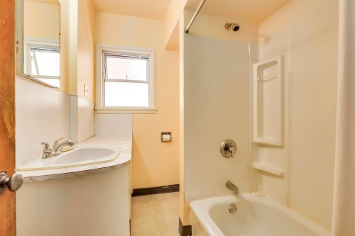 7475 Knight Street, Vancouver, BC 