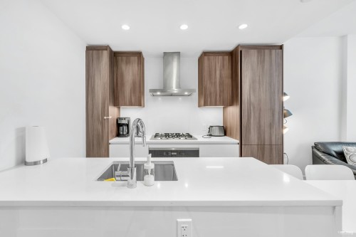 860-6320 No. 3 Road, Richmond, BC 