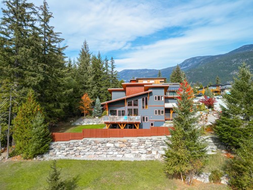 7457 Dogwood Street, Pemberton, BC 