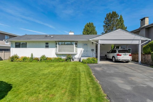 5233 Westminster Avenue  Delta, BC V4K 2J4