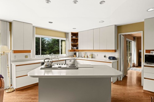 860 Fairmile Road, West Vancouver, BC 