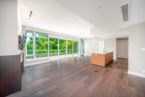 102-908 Keith Road, West Vancouver, BC 