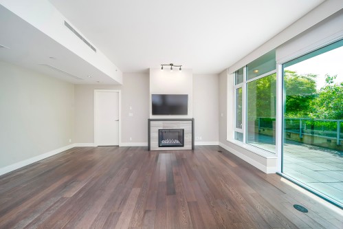 102-908 Keith Road, West Vancouver, BC 