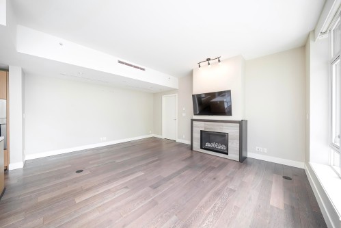 102-908 Keith Road, West Vancouver, BC 