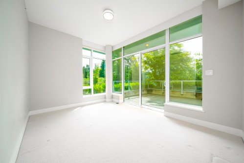 102-908 Keith Road, West Vancouver, BC 