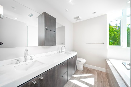 102-908 Keith Road, West Vancouver, BC 