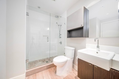 102-908 Keith Road, West Vancouver, BC 