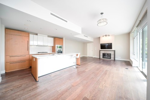 102-908 Keith Road, West Vancouver, BC 
