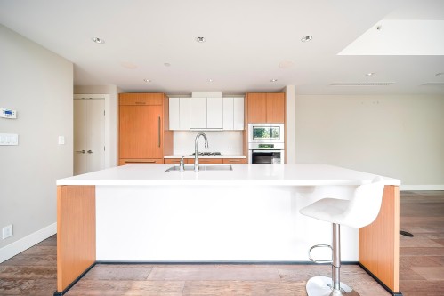 102-908 Keith Road, West Vancouver, BC 