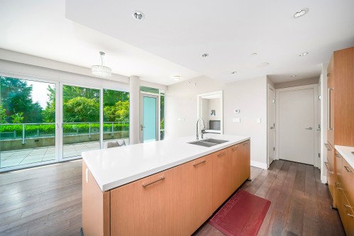 102-908 Keith Road, West Vancouver, BC 