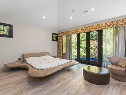 6448 Macdonald Street, Vancouver, BC 