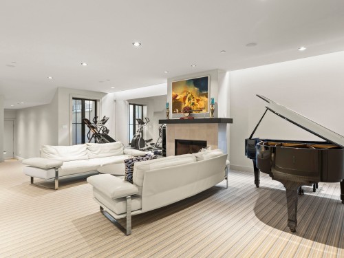 6448 Macdonald Street, Vancouver, BC 