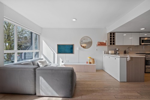 355 16Th Avenue E, Vancouver, BC 