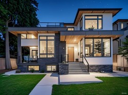5243 Carson Street  Burnaby, BC V5J 2Z3