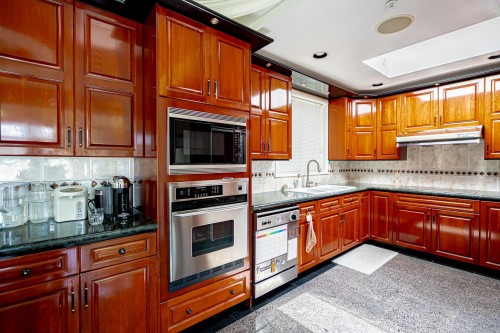 6879 Arbutus Street, Vancouver, BC 