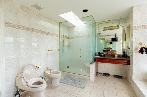 6879 Arbutus Street, Vancouver, BC 