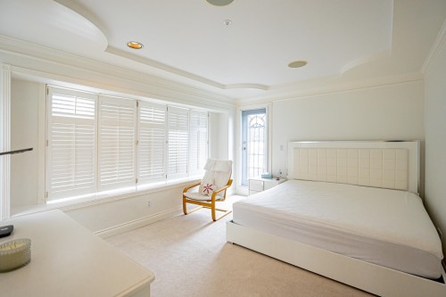 6879 Arbutus Street, Vancouver, BC 