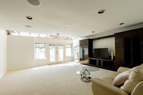 6879 Arbutus Street, Vancouver, BC 