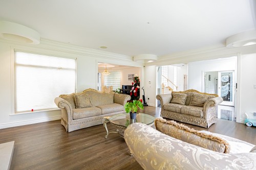 6879 Arbutus Street, Vancouver, BC 