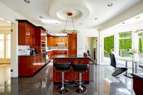 6879 Arbutus Street, Vancouver, BC 