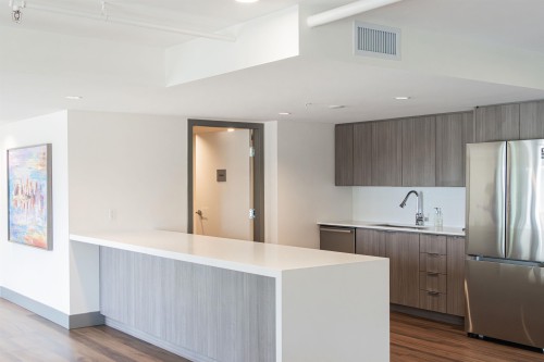 615-8699 Hazelbridge Way, Richmond, BC 