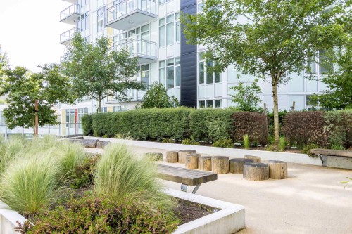 615-8699 Hazelbridge Way, Richmond, BC 