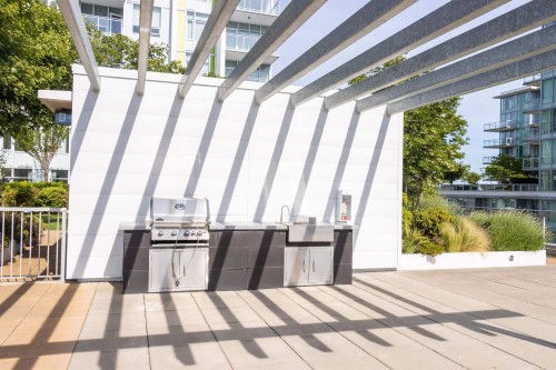 615-8699 Hazelbridge Way, Richmond, BC 