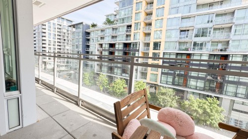 615-8699 Hazelbridge Way, Richmond, BC 