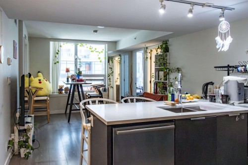 615-8699 Hazelbridge Way, Richmond, BC 