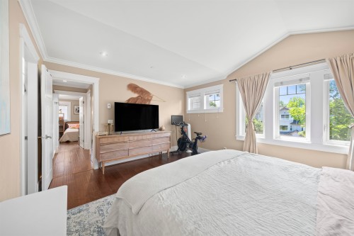 2575 7Th Avenue W, Vancouver, BC 