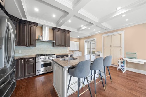 2575 7Th Avenue W, Vancouver, BC 