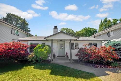 12235 Mcmyn Avenue  Pitt Meadows, BC V3Y 1C8