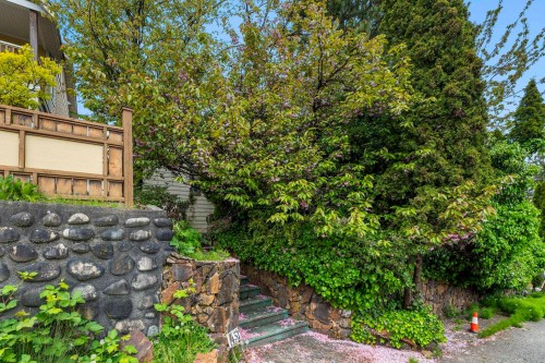 451 Eighth Avenue E New Westminster, BC V3L 4K9