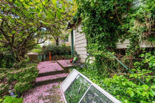 451 Eighth Avenue E, New Westminster, BC 