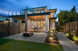 Suite-324 18th Street E North Vancouver, BC V7L 2Y9