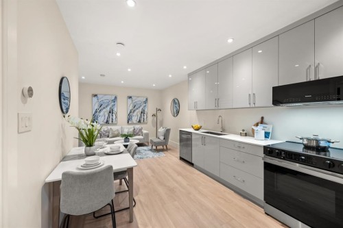 Suite-324 18Th Street E, North Vancouver, BC 