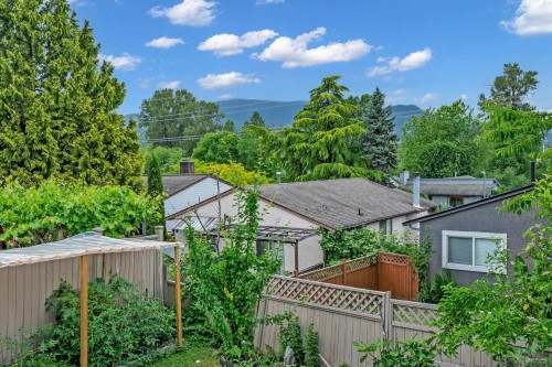 1112 Hansard Crescent, Coquitlam, BC 