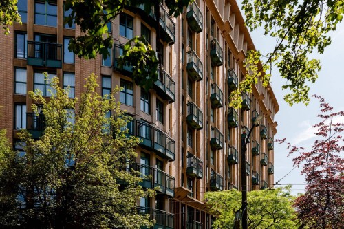 212-22 Cordova Street E Vancouver, BC V6A 4G8