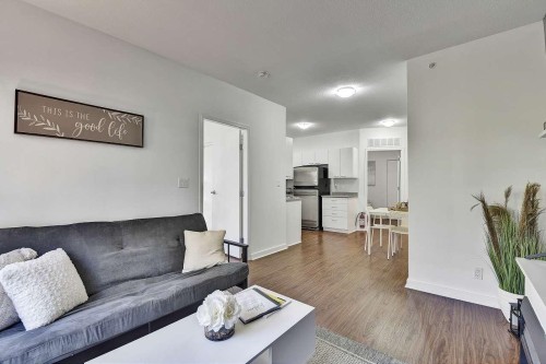 204-1249 Granville Street  Vancouver, BC V6Z 1M5