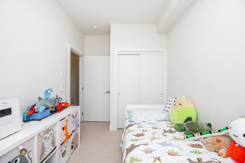 5518 Oak Street, Vancouver, BC 