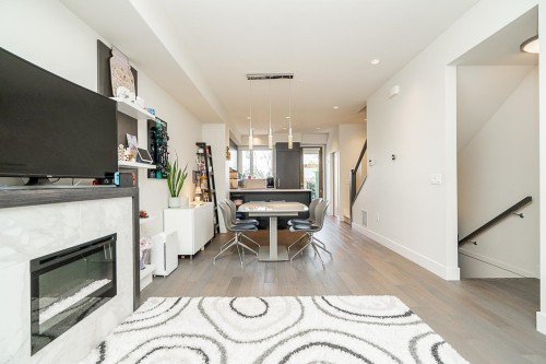 5518 Oak Street, Vancouver, BC 