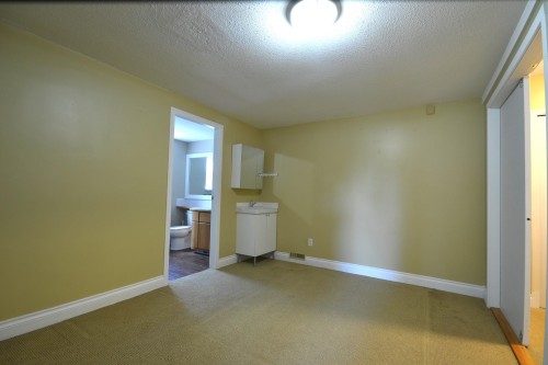 15 Parkwood Place, Port Moody, BC 