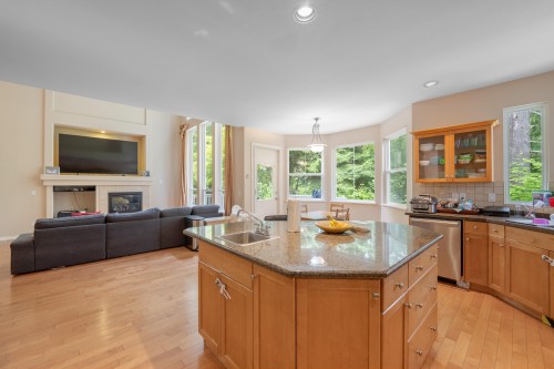 3305 Chartwell Grn, Coquitlam, BC 