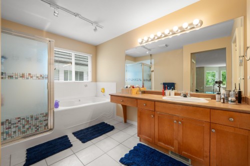 3305 Chartwell Grn, Coquitlam, BC 