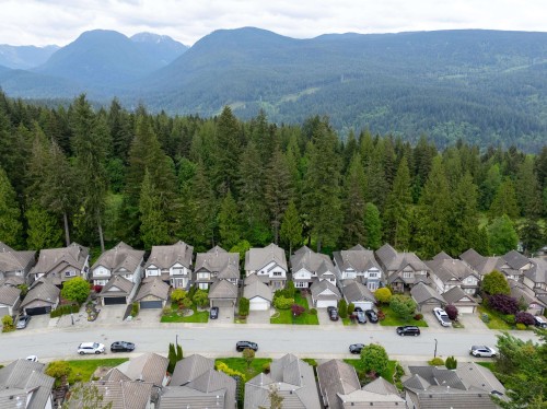 3305 Chartwell Grn, Coquitlam, BC 