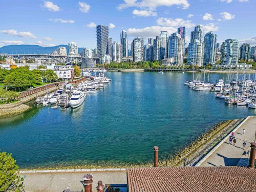 1130 Ironwork Passage, Vancouver, BC 