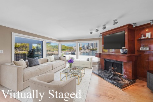 1130 Ironwork Passage, Vancouver, BC 